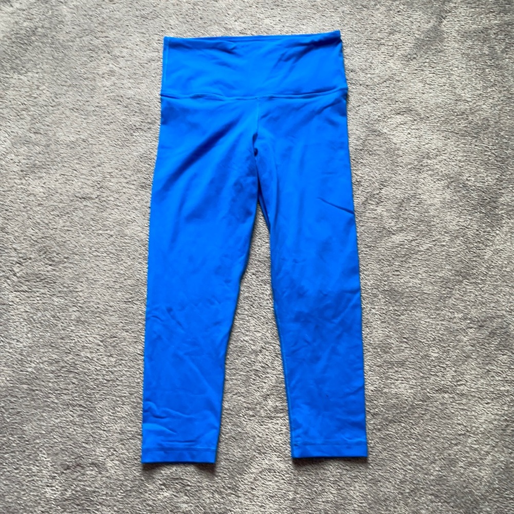 Blue cropped leggings